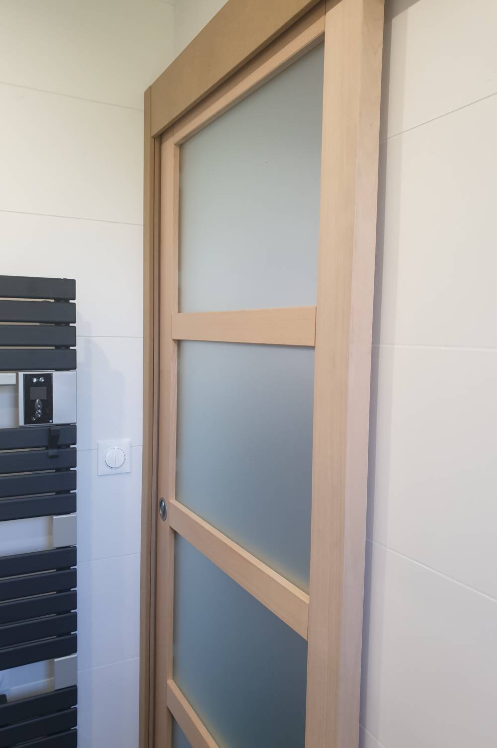 Porte en applique salle de bain, Biscarrosse.jpg